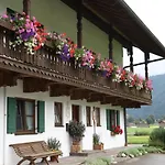 Gaestehaus-bauernhof Buchwieser مزرعة للإقامة أونتر أمركاو