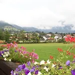 Gaestehaus-bauernhof Buchwieser مزرعة للإقامة *