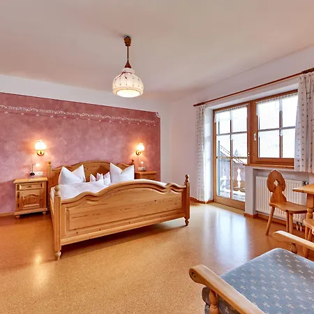 Gaestehaus-bauernhof Buchwieser * Унтераммергау
