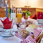 Gaestehaus-bauernhof Buchwieser Farm stay Unterammergau