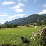 Gospodarstwo agroturystyczne Gaestehaus-bauernhof Buchwieser Unterammergau