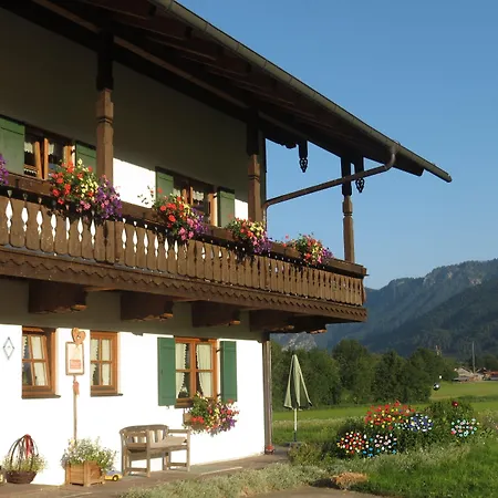 Gospodarstwo agroturystyczne Gaestehaus-bauernhof Buchwieser Unterammergau