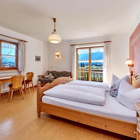 Gaestehaus-bauernhof Buchwieser مزرعة للإقامة *