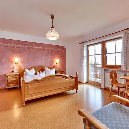 Gaestehaus-bauernhof Buchwieser Κατάλυμα σε φάρμα