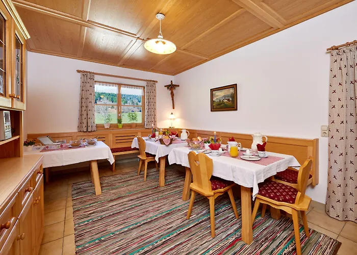 Gaestehaus-bauernhof Buchwieser * Unterammergau